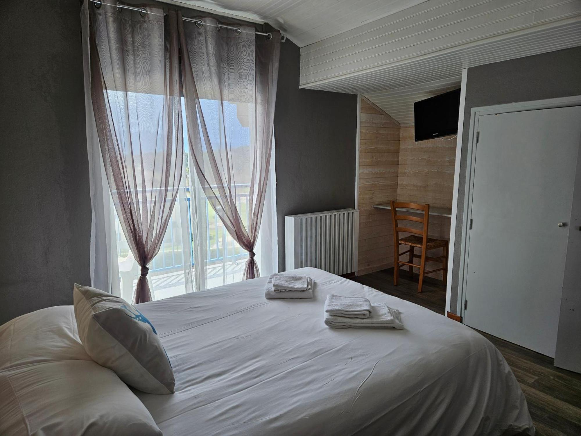 Hotel L'Oustalet Font-Romeu-Odeillo-Via Ngoại thất bức ảnh